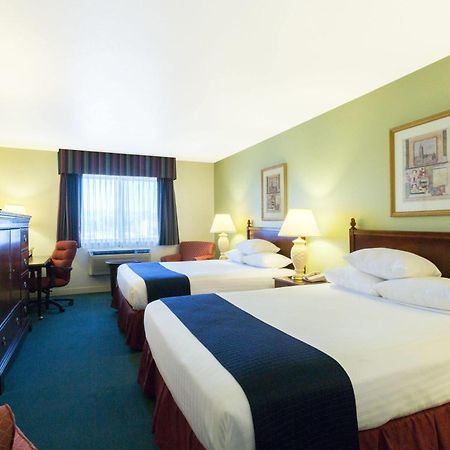 Super 8 By Wyndham Montpelier Hotell Exteriör bild